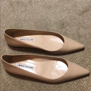 MANOLO BLAHNIK Nude Pointed flats